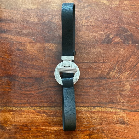 Set of 2 Susan Graver Textured Toggle Belts - Picture 3 of 16